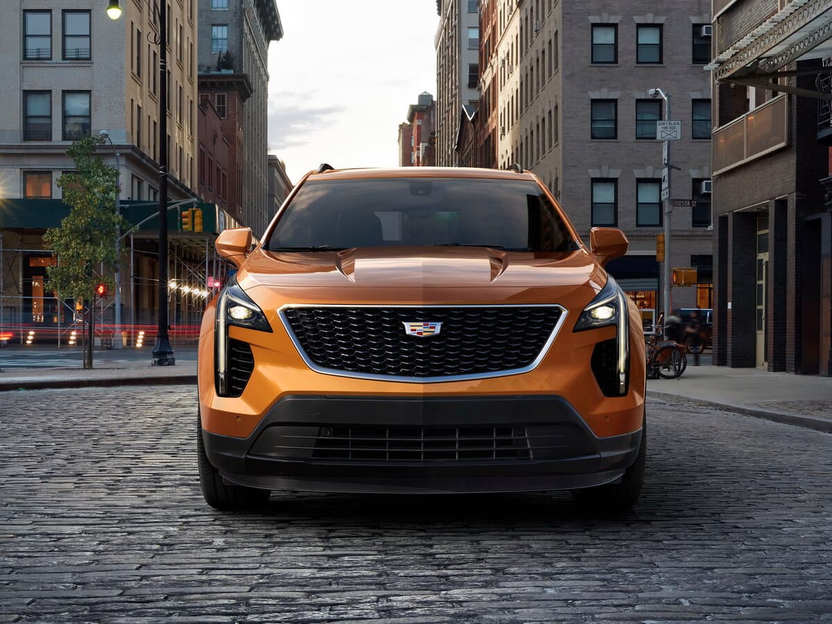 Cadillac XT4 I — Öndən