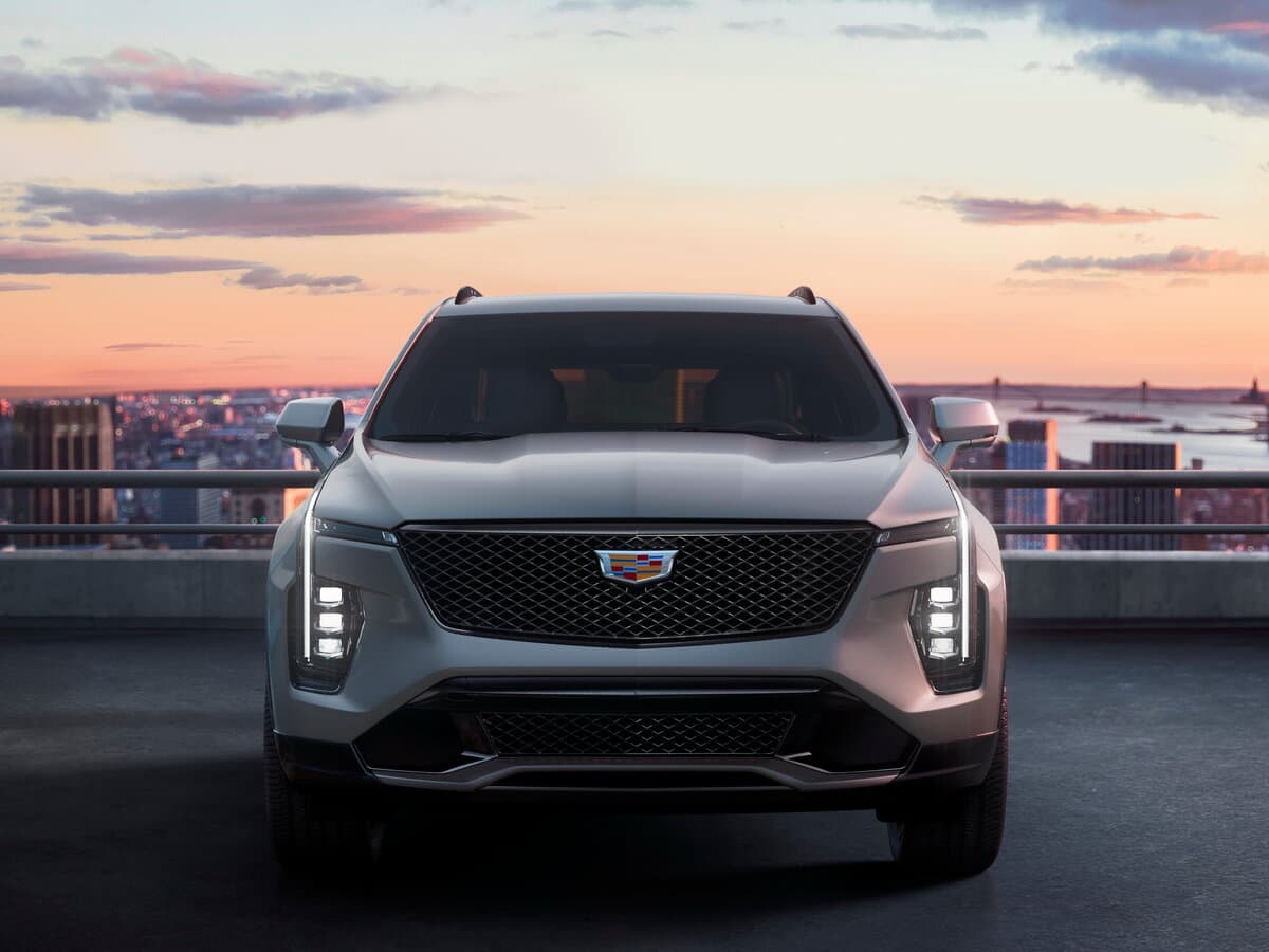 Cadillac XT4 I Restayling — Öndən