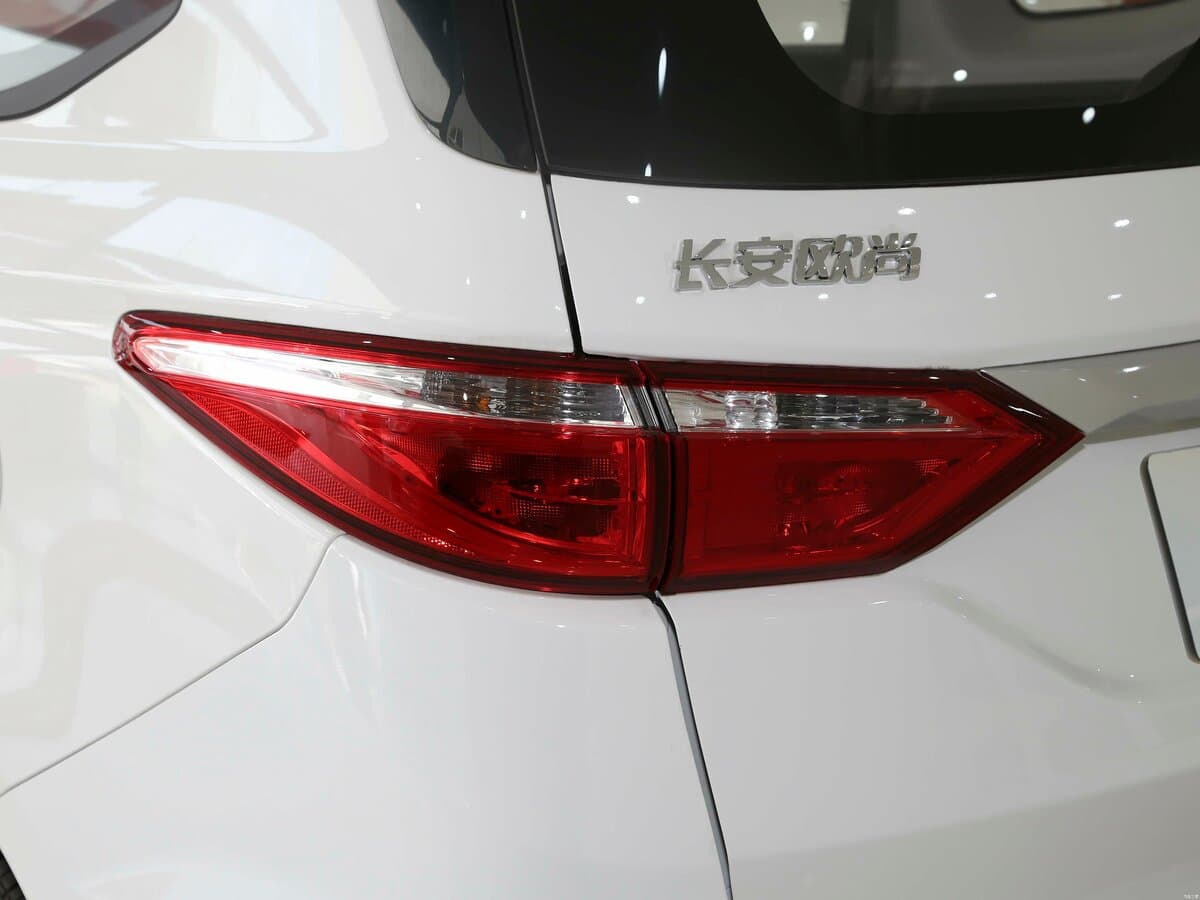 Changan Auchan A600 I Restayling — Detal