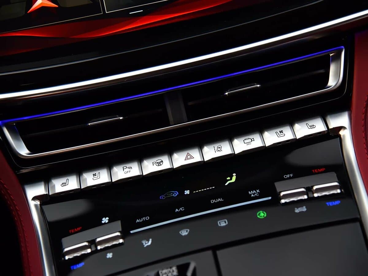 Changan CS85 I — Salon, öndən