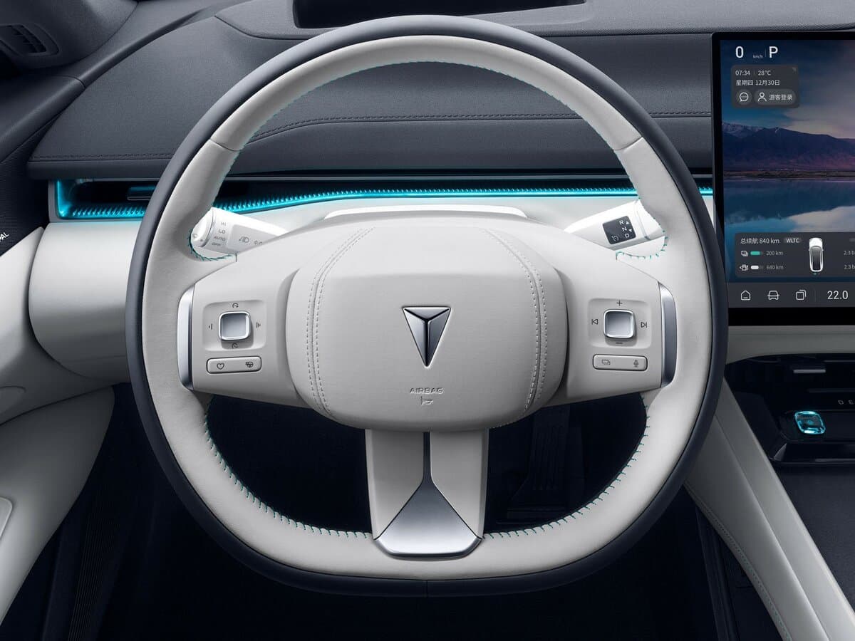 Changan Deepal L07 2024 – indiyədək — Sükan