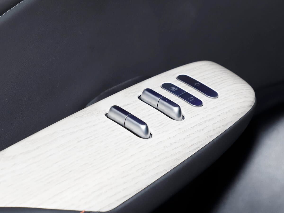 Changan Deepal S07 I — Qapı