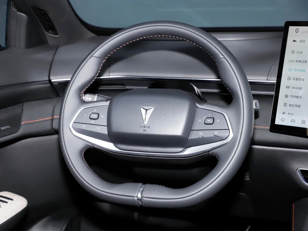 Changan Deepal S07 I — Sükan