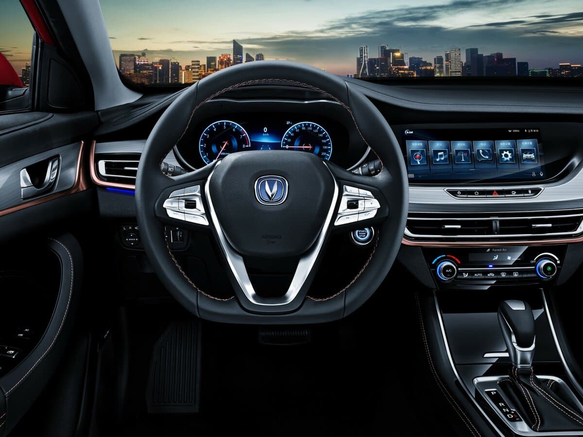 Changan Eado II — Sükan