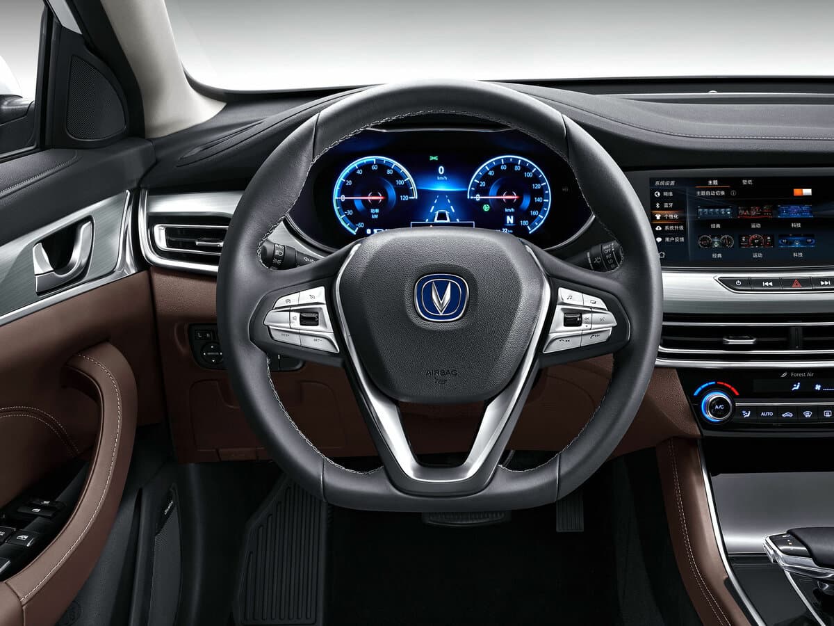 Changan Eado II — Sükan