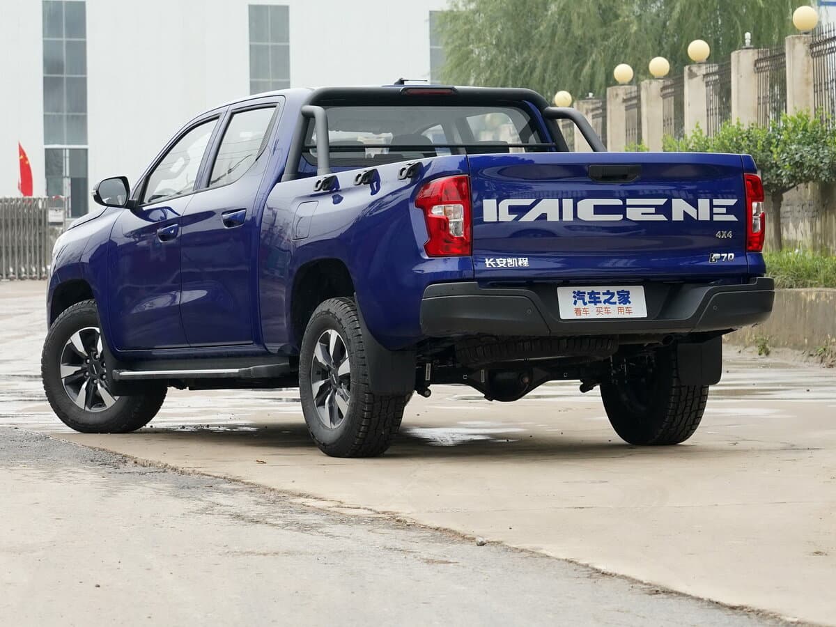 Changan Kaicene F70 I — 3/4 arxadan