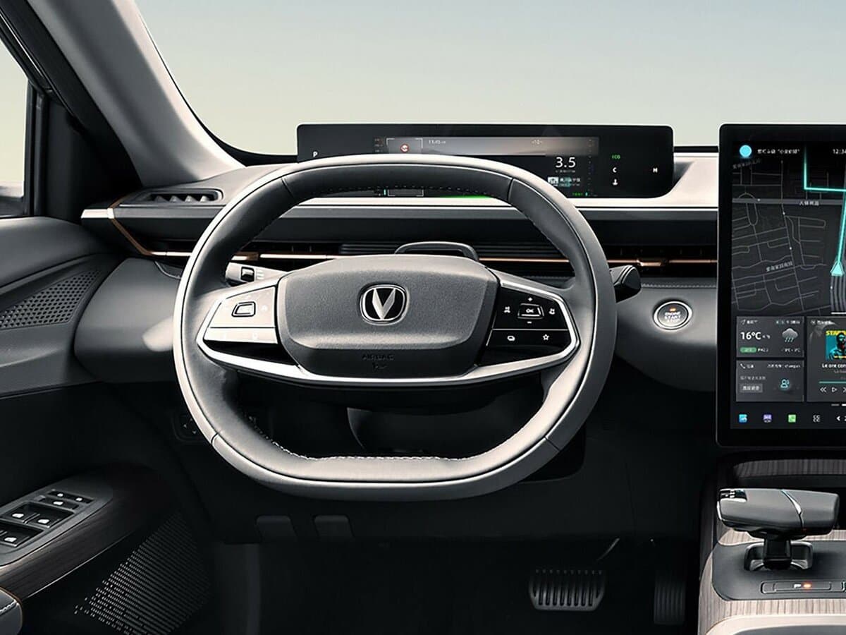 Changan Lamore 2023 – indiyədək — Sükan