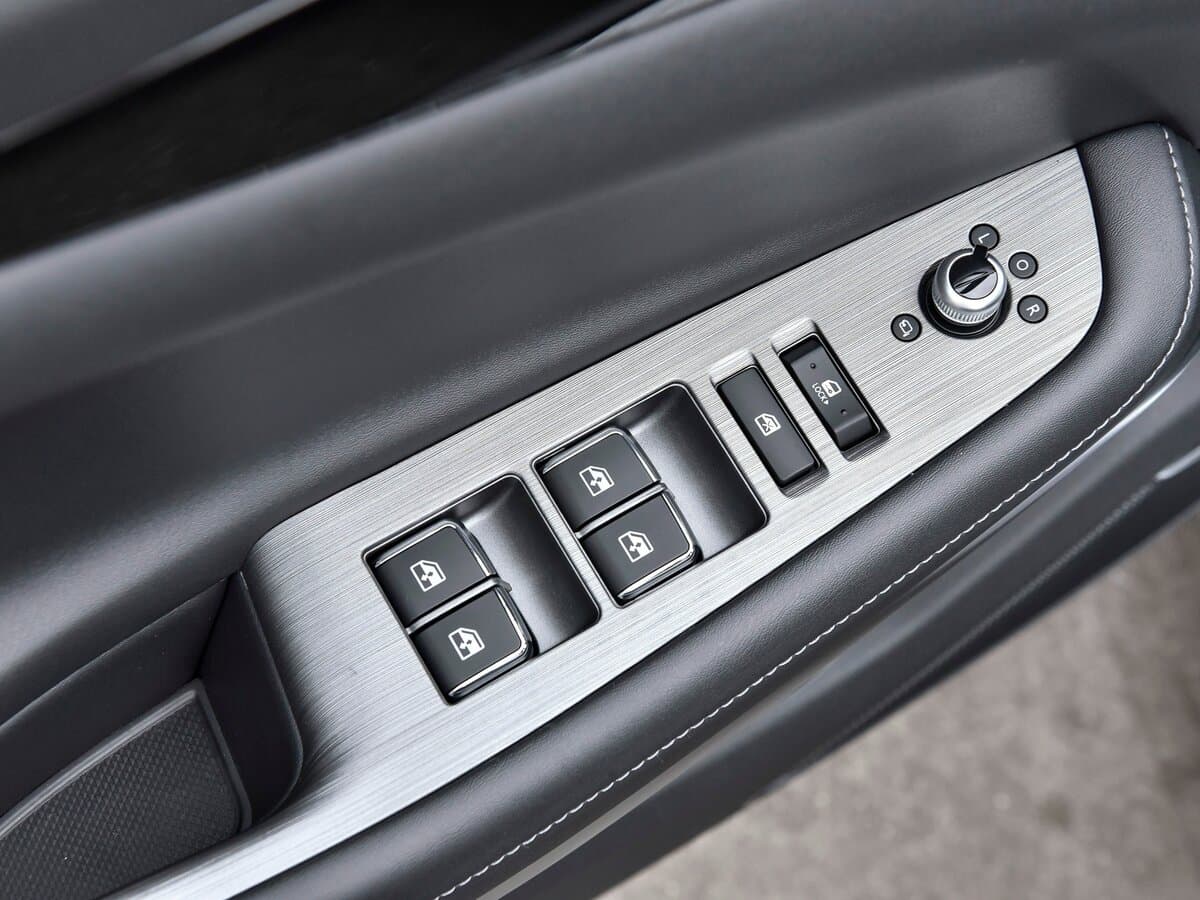 Changan Raeton CC I Restayling 2 — Qapı