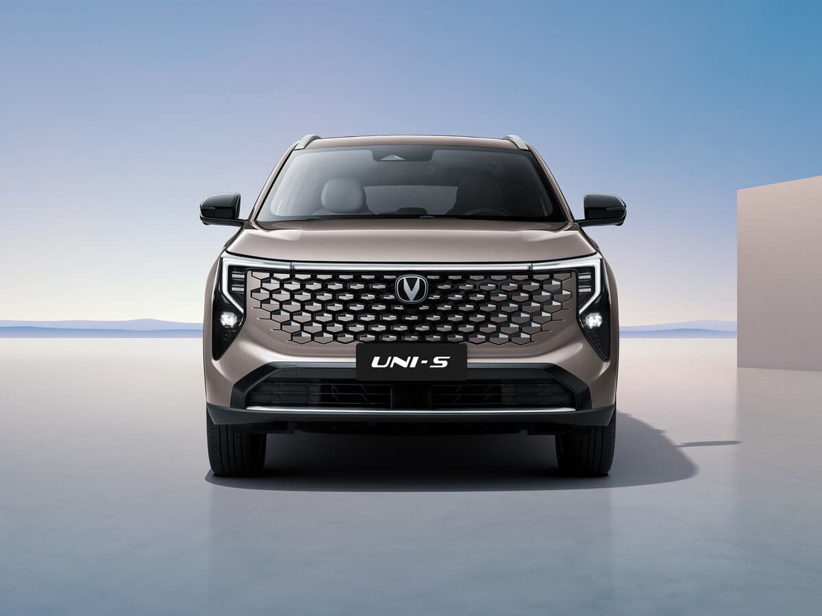 Changan UNI-S I Restayling — Öndən