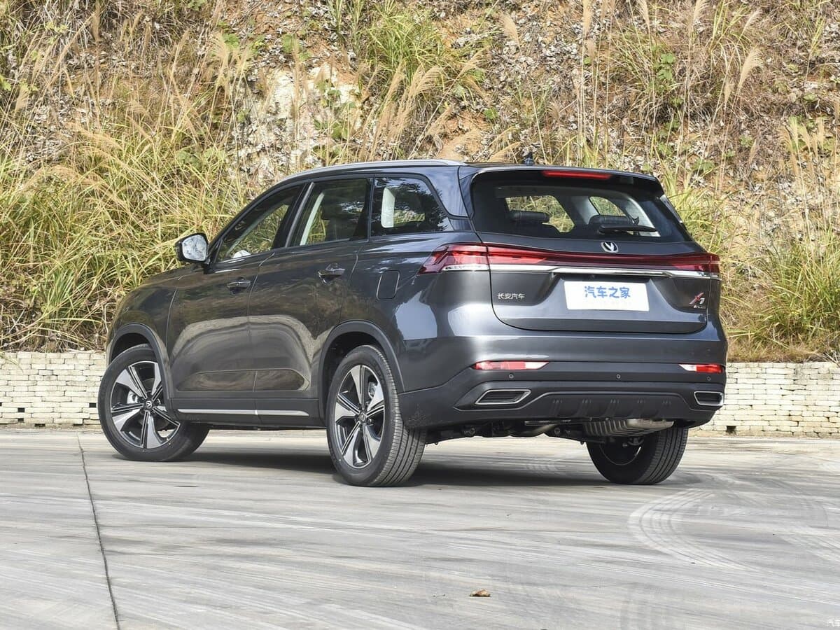 Changan X7 Plus 2024 – indiyədək — 3/4 arxadan