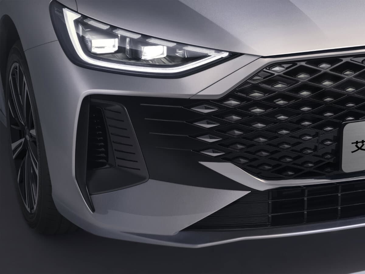 Chery Arrizo 8 Pro I — Fara