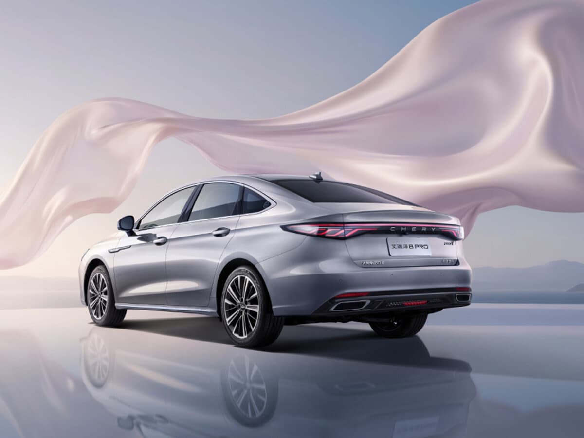 Chery Arrizo 8 Pro I — 3/4 arxadan