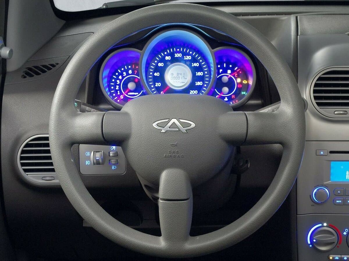Chery Kimo (A1) 2007 – 2014 — Sükan