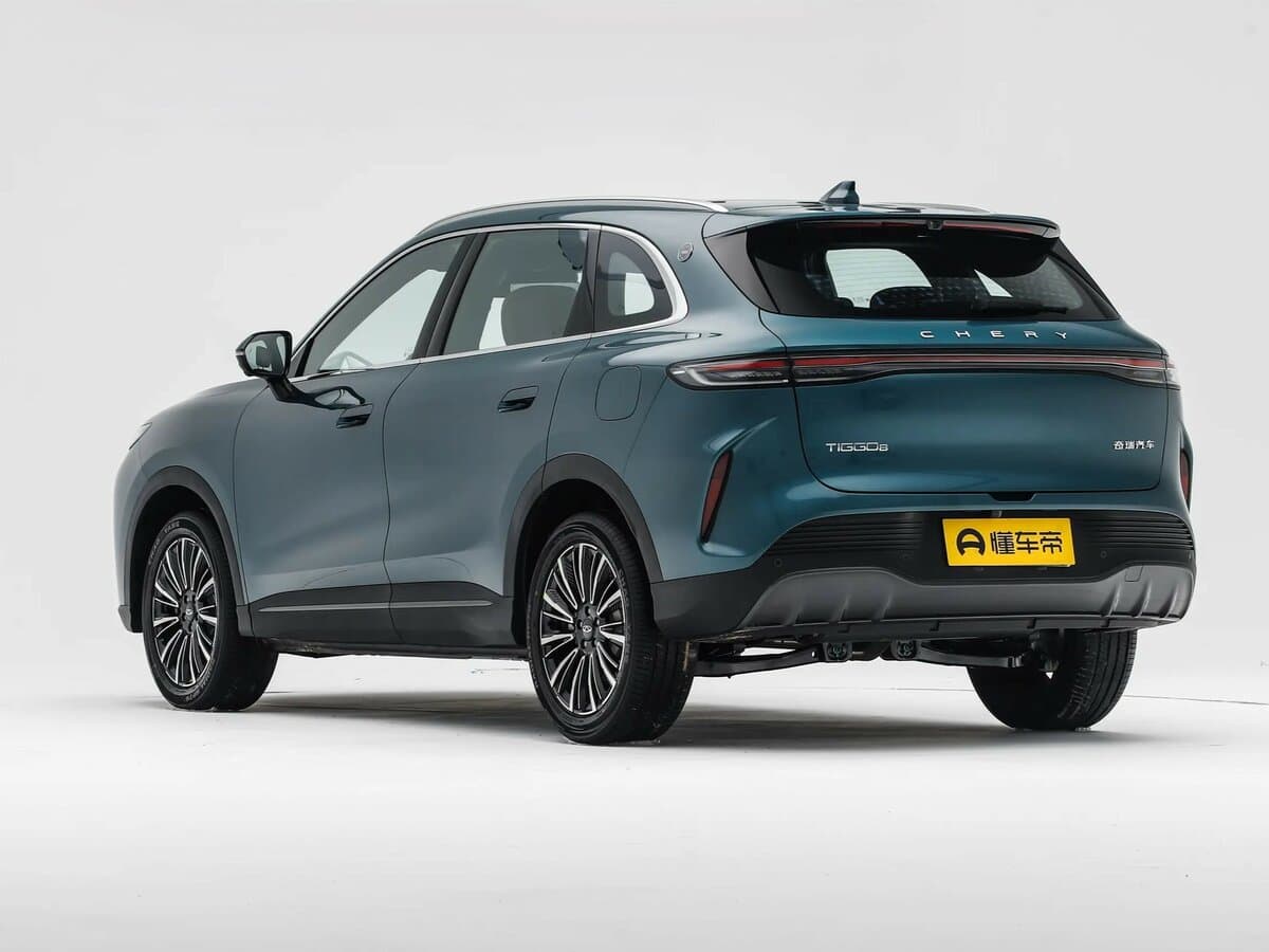Chery Tiggo 8 II — 3/4 arxadan