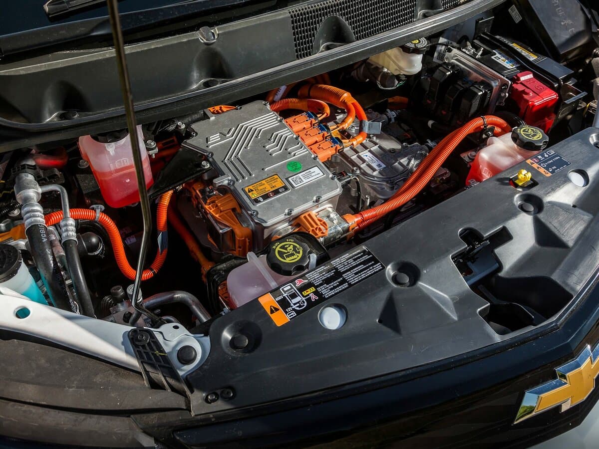 Chevrolet Bolt I — Salon, arxadan
