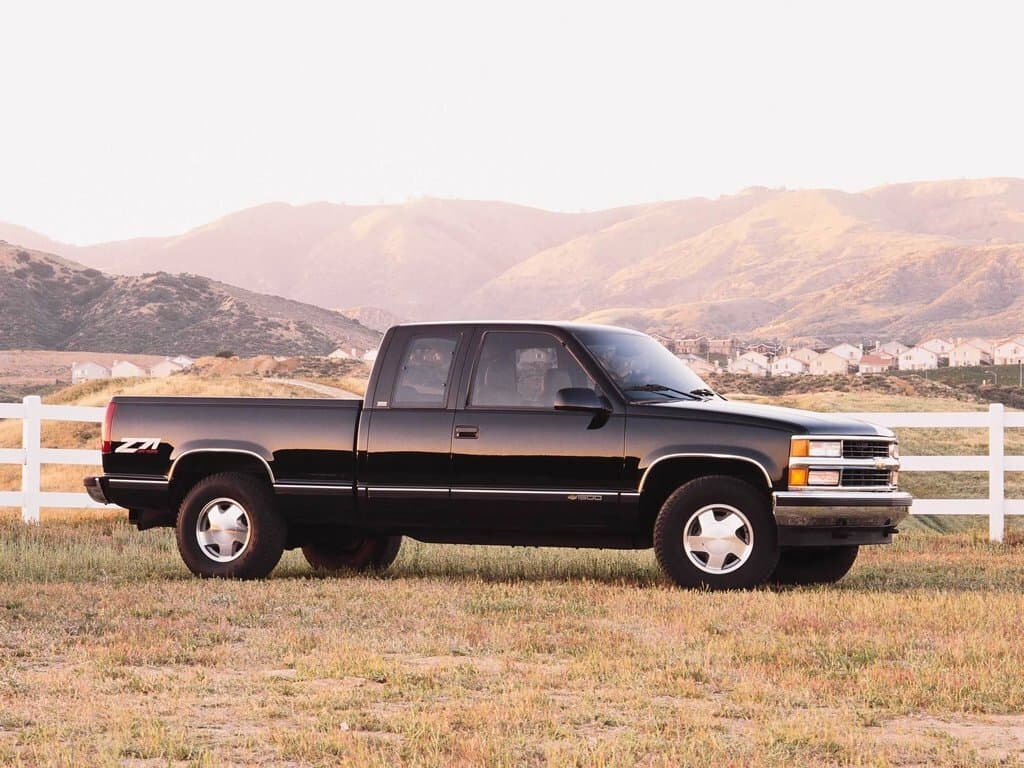 Chevrolet C/K IV (GMT400) — Yandan