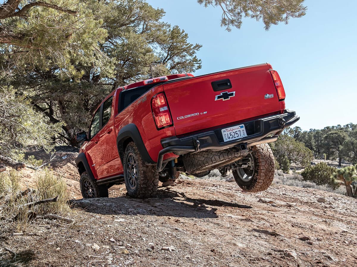 Chevrolet Colorado II — Salon, arxadan