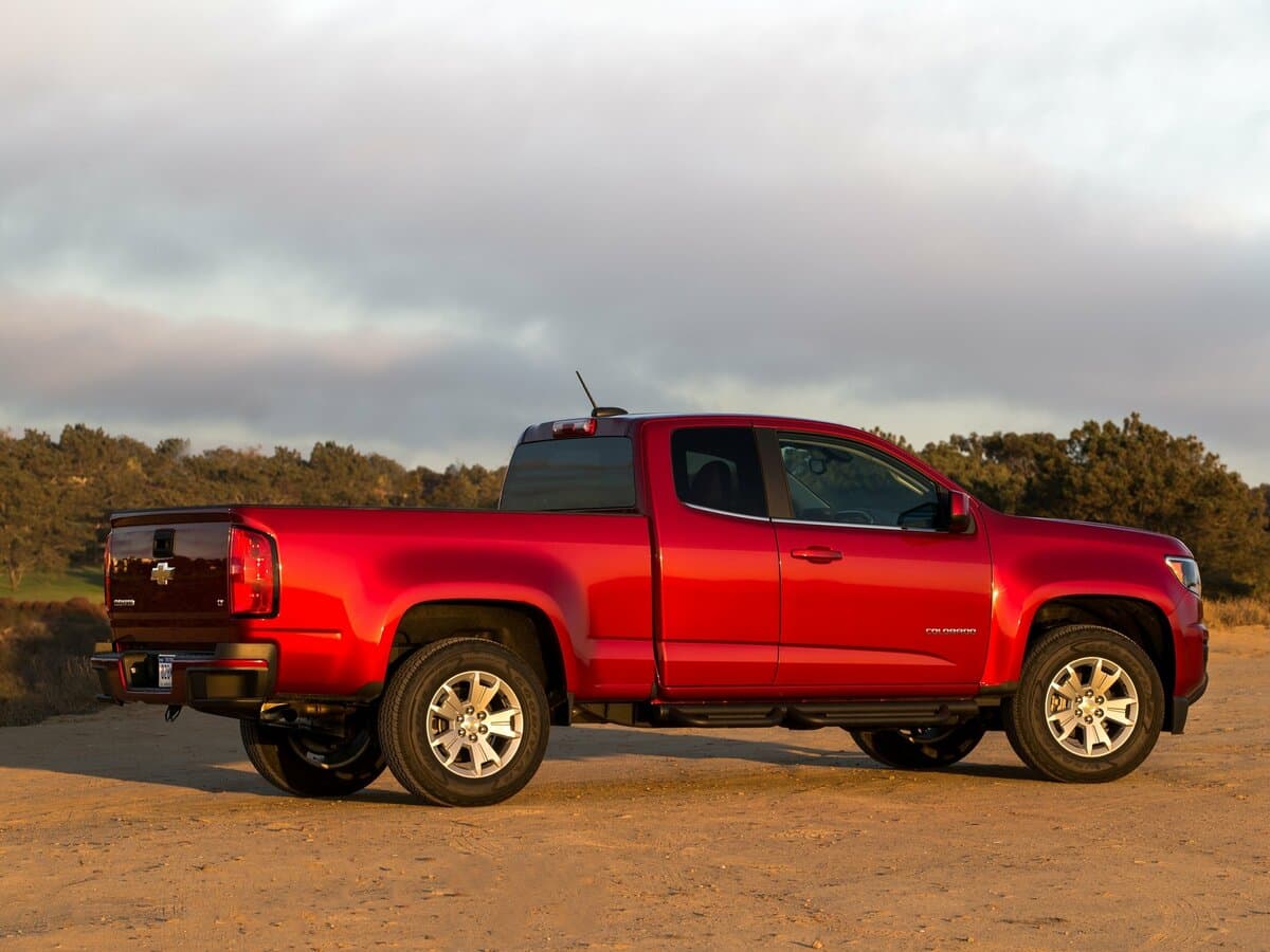 Chevrolet Colorado II — Yandan