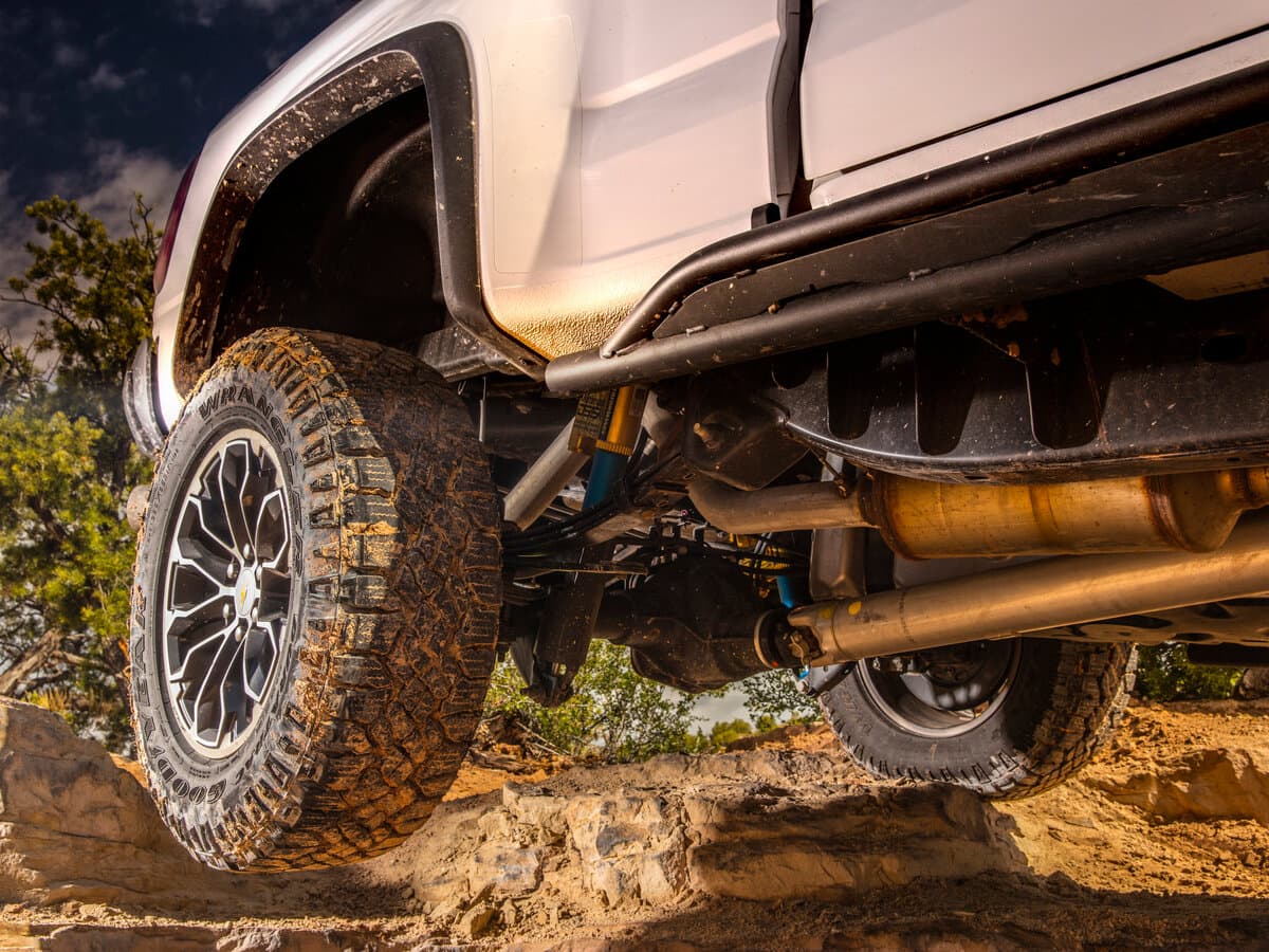 Chevrolet Colorado II — Salon, arxadan