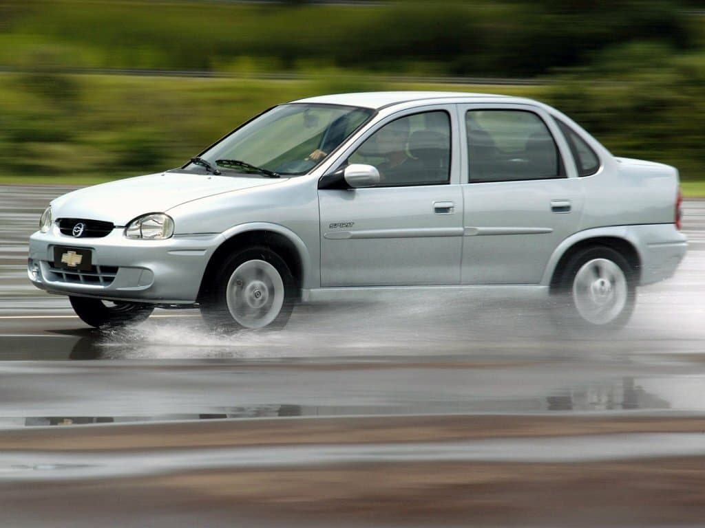 Chevrolet Corsa 1994 – 2001 — Yandan