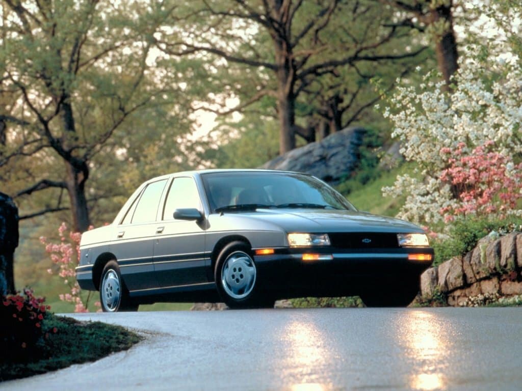 Chevrolet Corsica 1987 – 1996 — Əsas şəkil