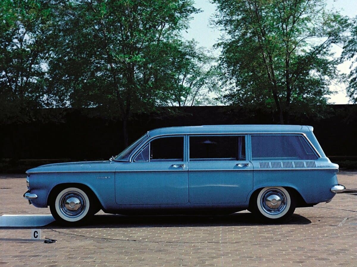 Chevrolet Corvair I — Yandan