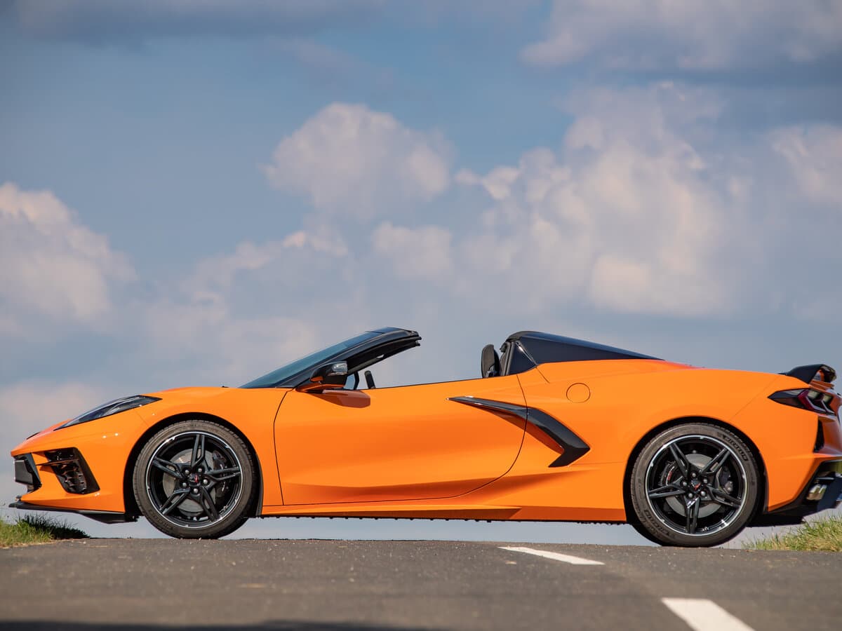 Chevrolet Corvette C8 — Yandan