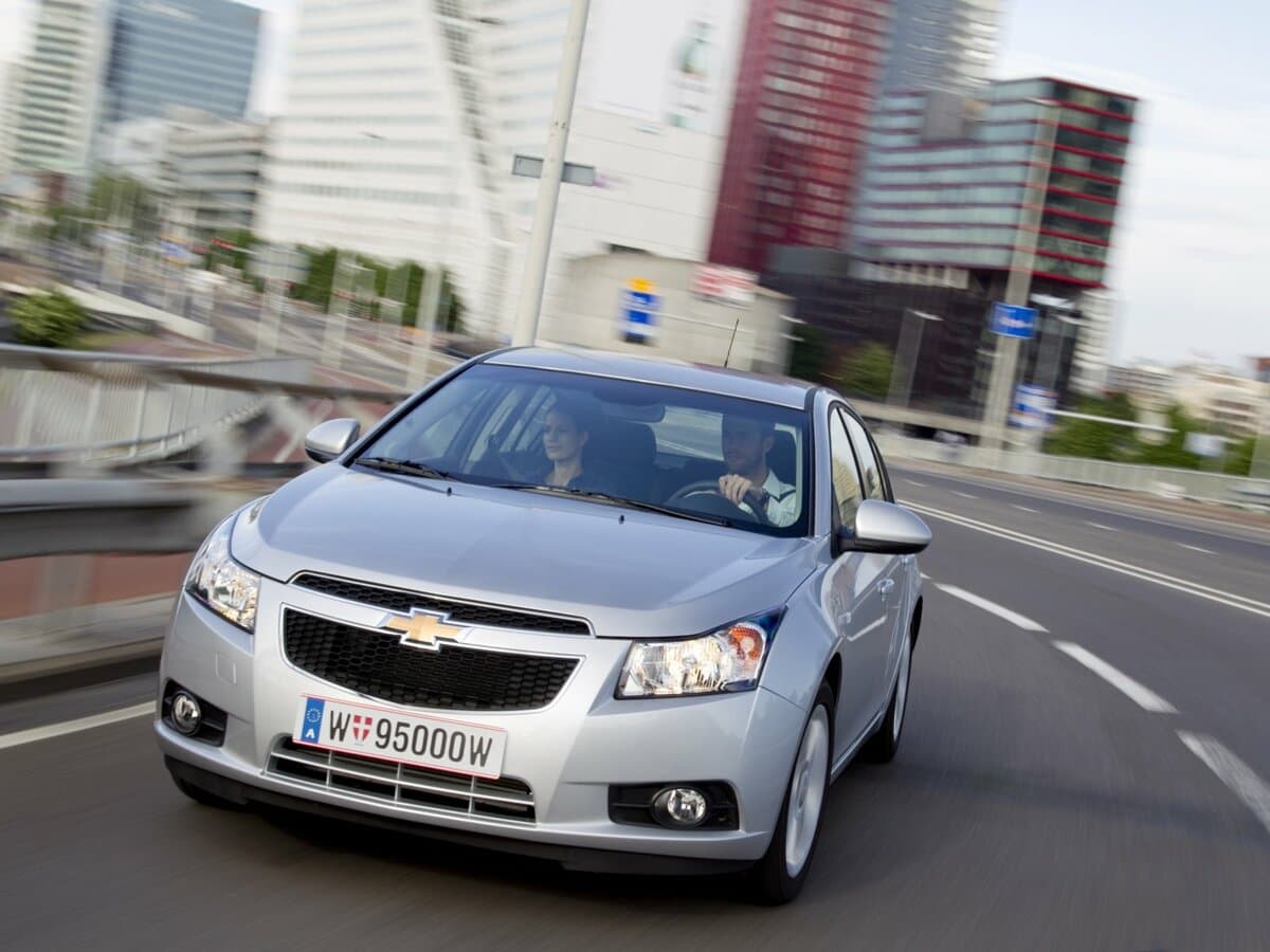 Chevrolet Cruze I — Öndən