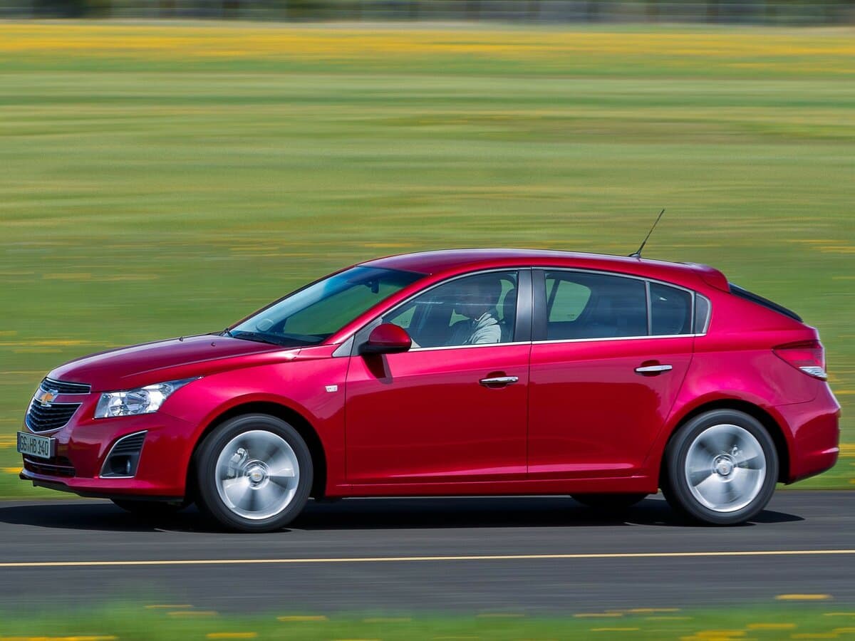 Chevrolet Cruze I Restayling — Yandan