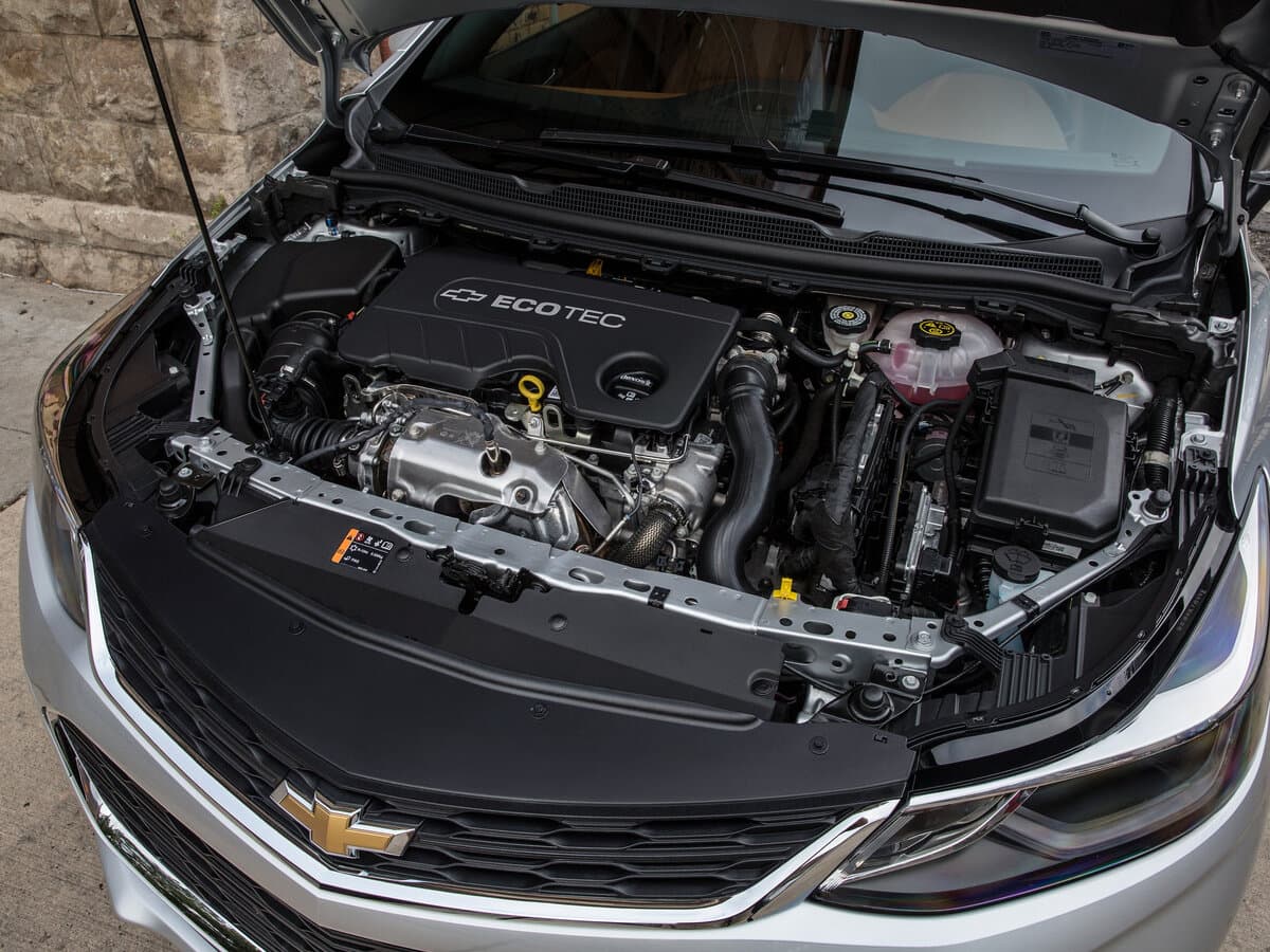 Chevrolet Cruze II — Salon, arxadan