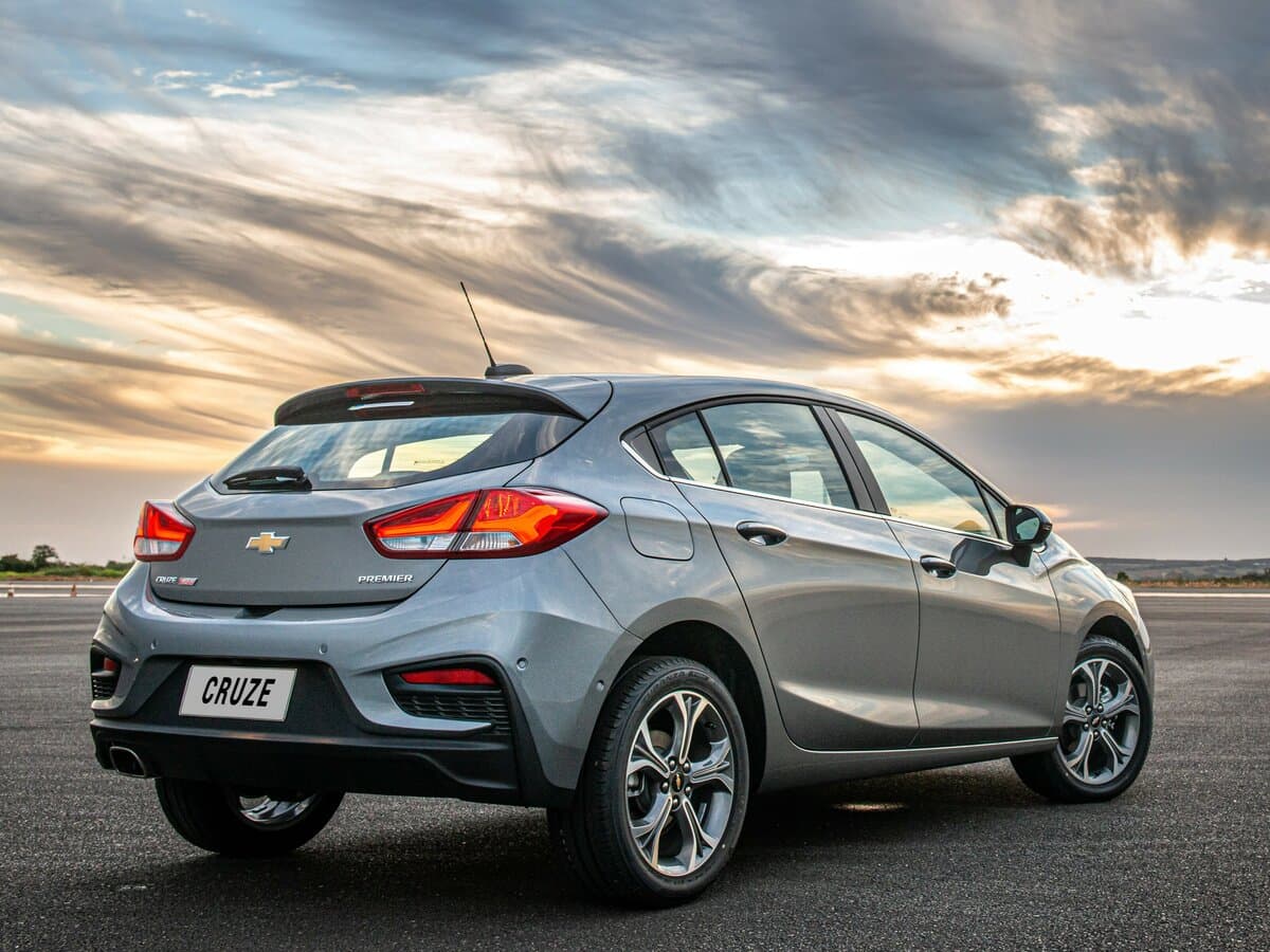 Chevrolet Cruze II Restayling — 3/4 arxadan