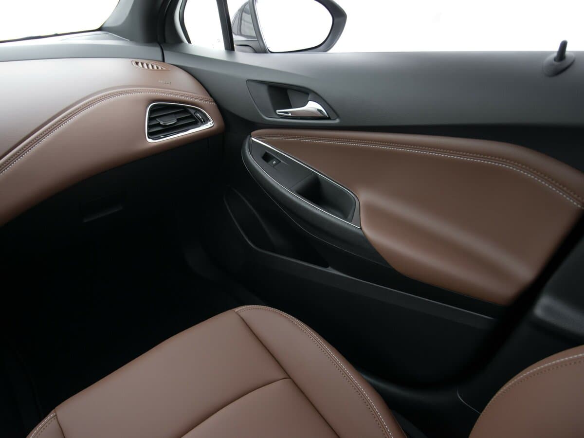 Chevrolet Cruze II Restayling — Qapı