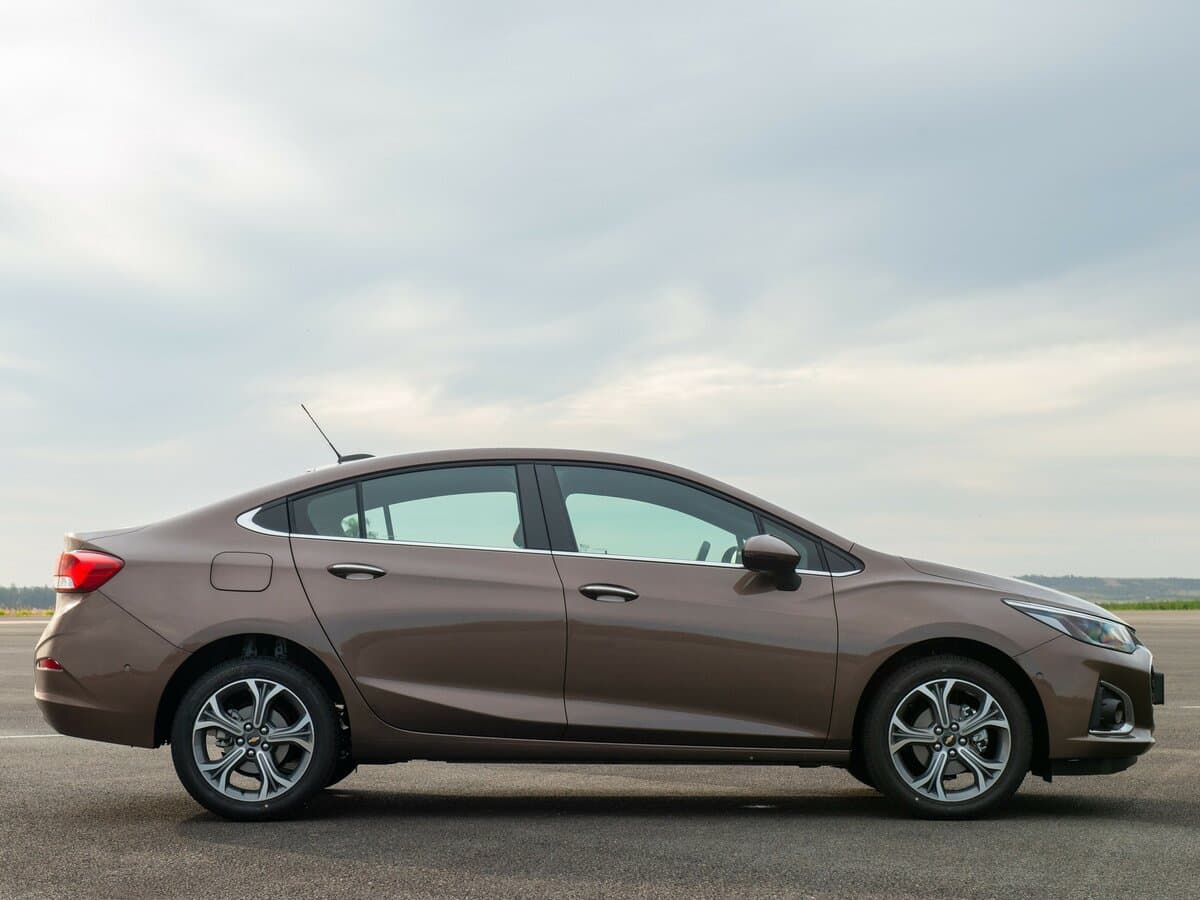 Chevrolet Cruze II Restayling — Yandan