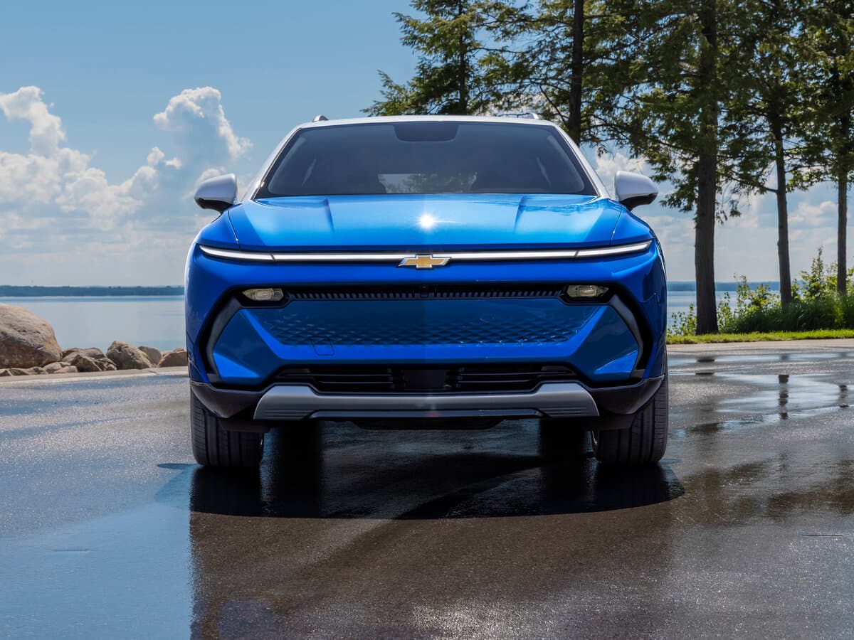 Chevrolet Equinox EV 2024 – indiyədək — Öndən