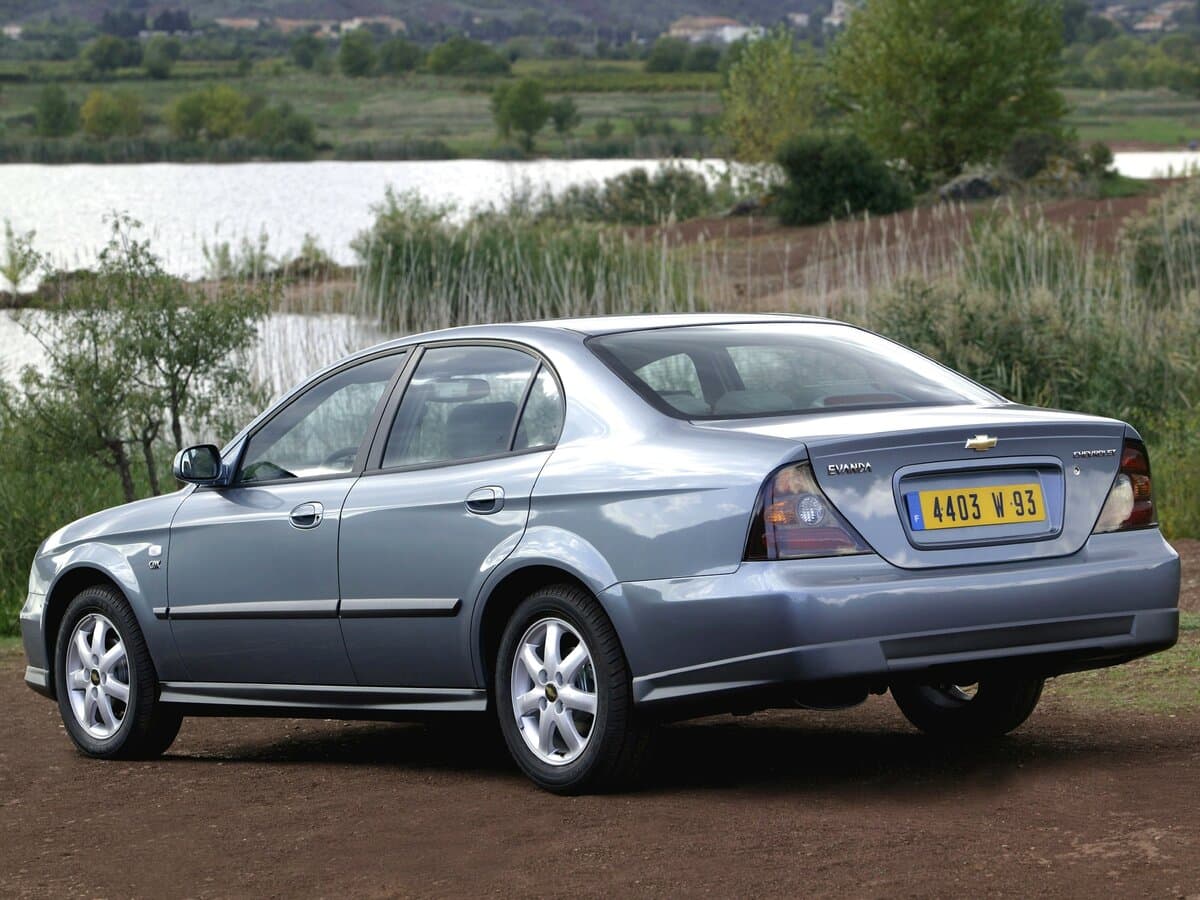 Chevrolet Evanda 2000 – 2006 — 3/4 arxadan
