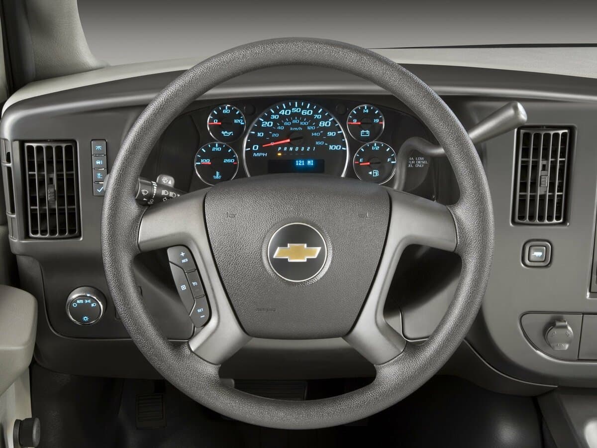 Chevrolet Express II — Sükan
