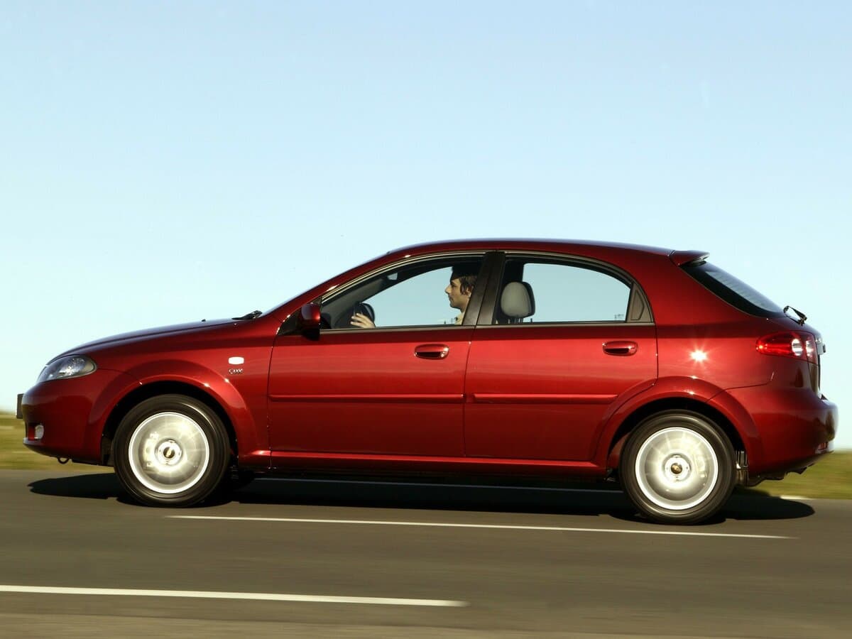 Chevrolet Lacetti I — Yandan