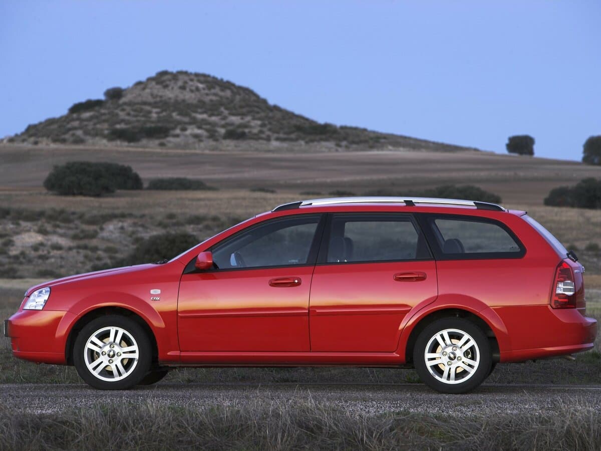 Chevrolet Lacetti I — Yandan