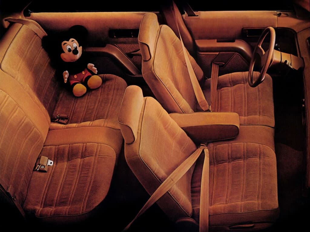Chevrolet Lumina I — Salon, öndən