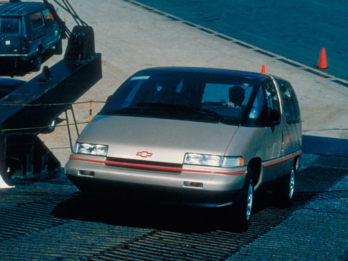 Chevrolet Lumina APV 1989 – 1996 — Öndən