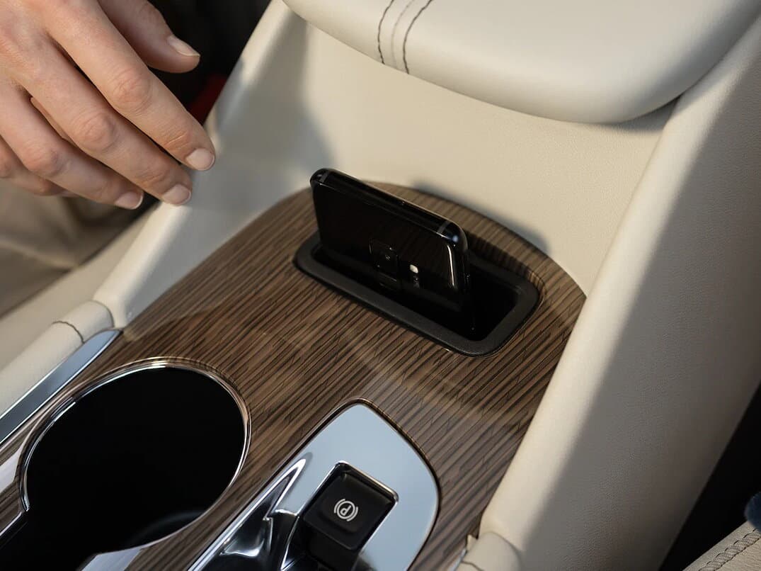 Chevrolet Malibu IX Restayling — Salon, arxadan
