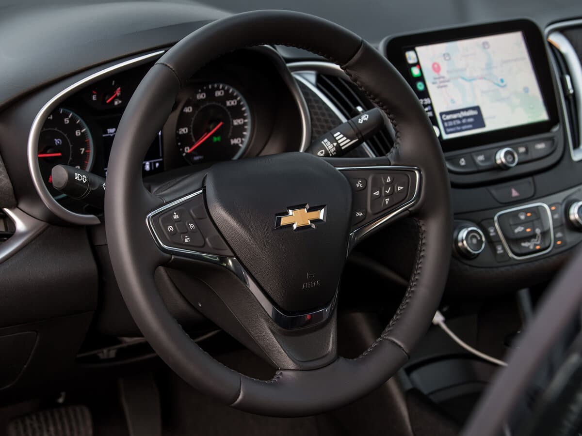 Chevrolet Malibu IX Restayling — Sükan