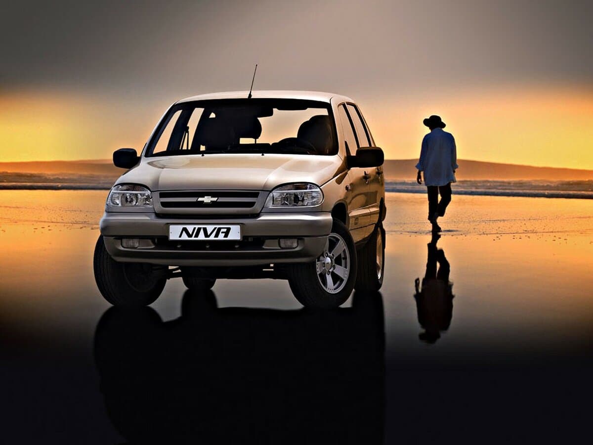 Chevrolet Niva I — Öndən