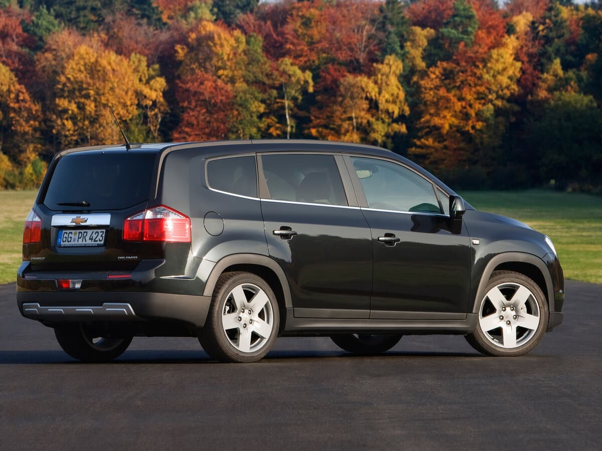 Chevrolet Orlando I — 3/4 arxadan