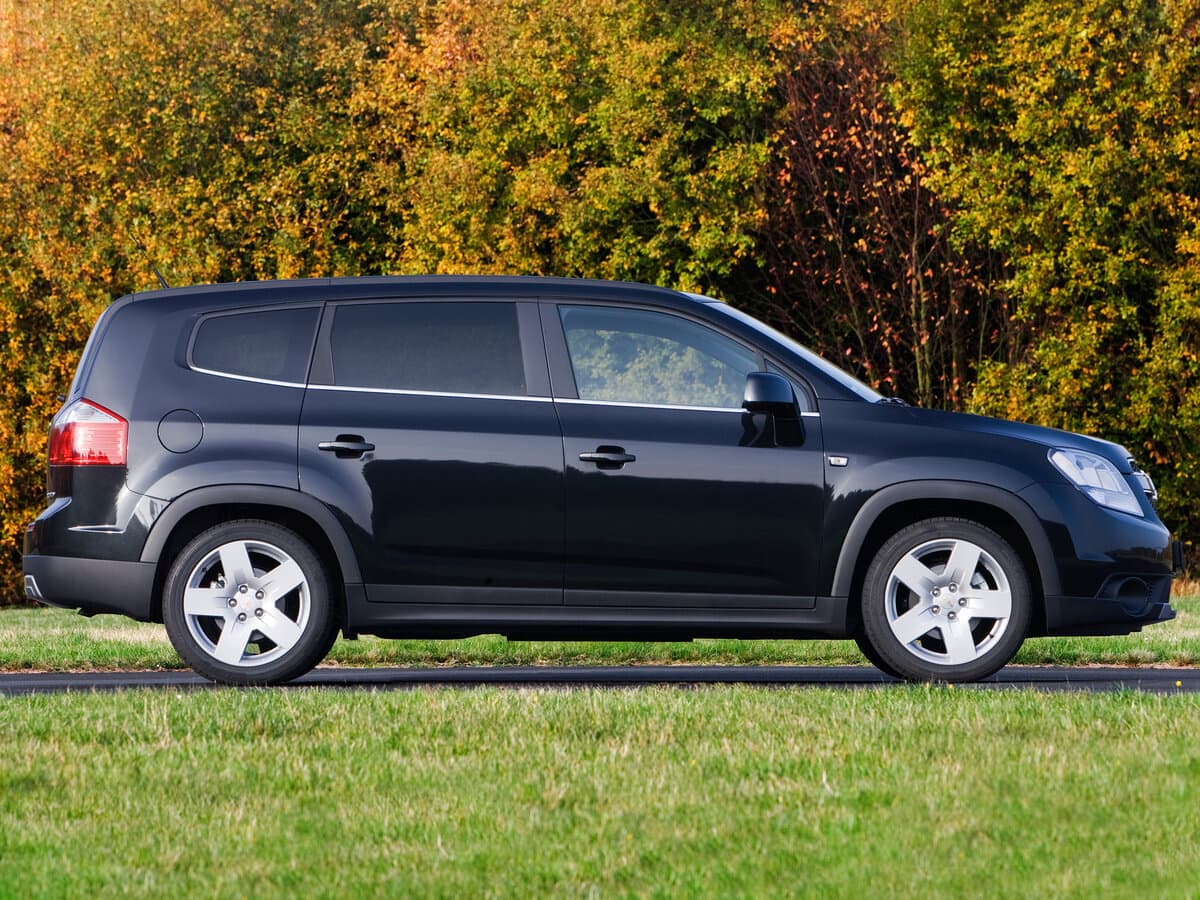 Chevrolet Orlando I — Yandan