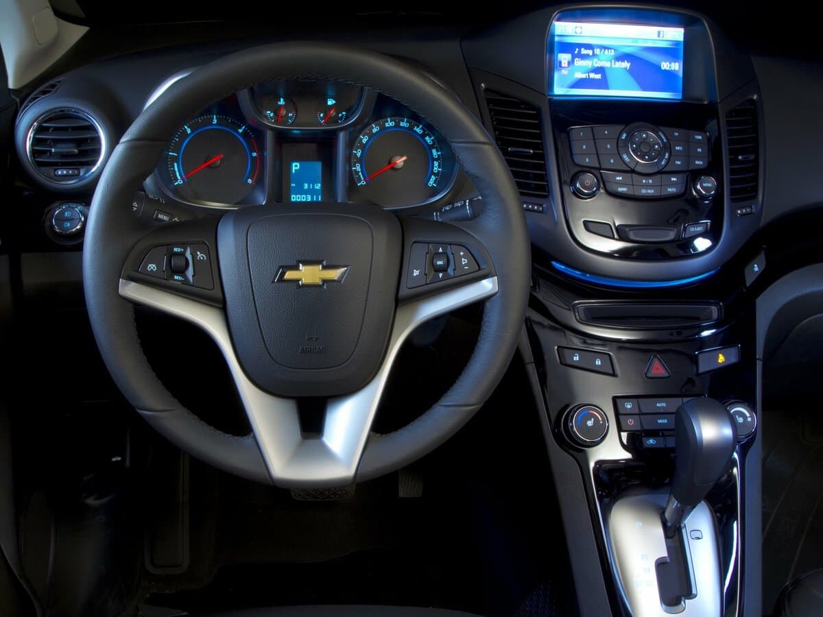 Chevrolet Orlando I — Sükan