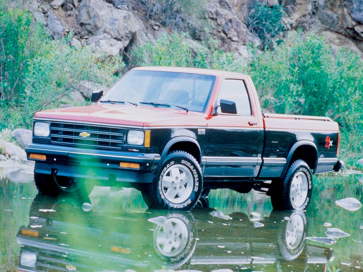 Chevrolet S-10 Pickup I — Öndən
