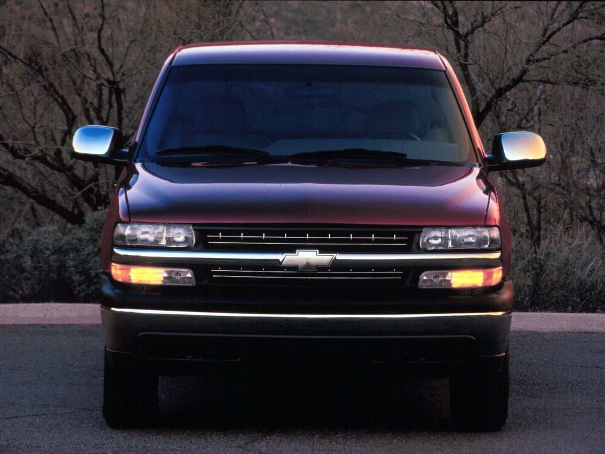 Chevrolet Silverado I (GMT800) — Öndən