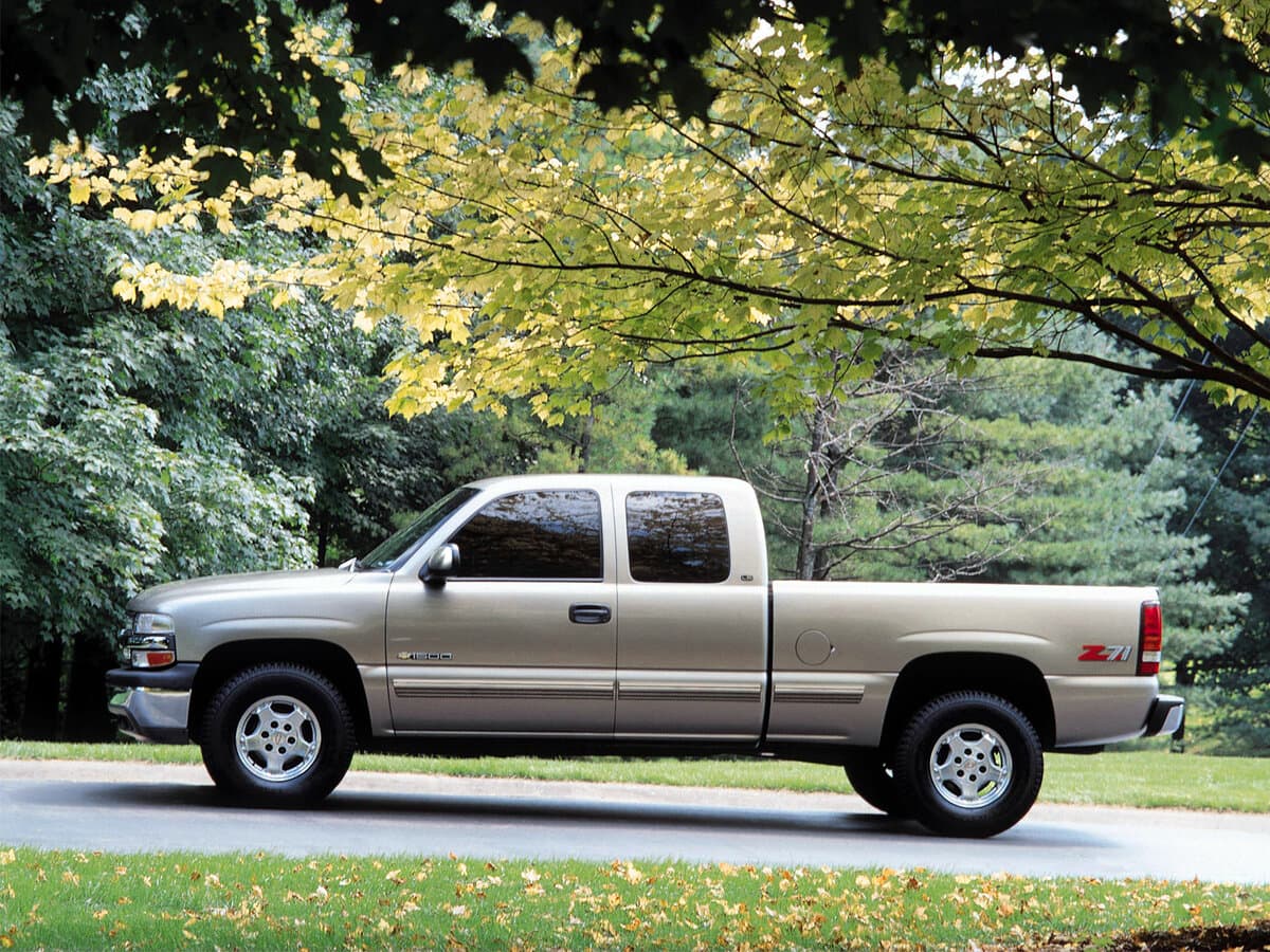 Chevrolet Silverado I (GMT800) — Yandan