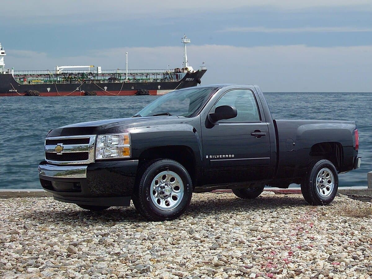 Chevrolet Silverado II (GMT900) — Əsas şəkil